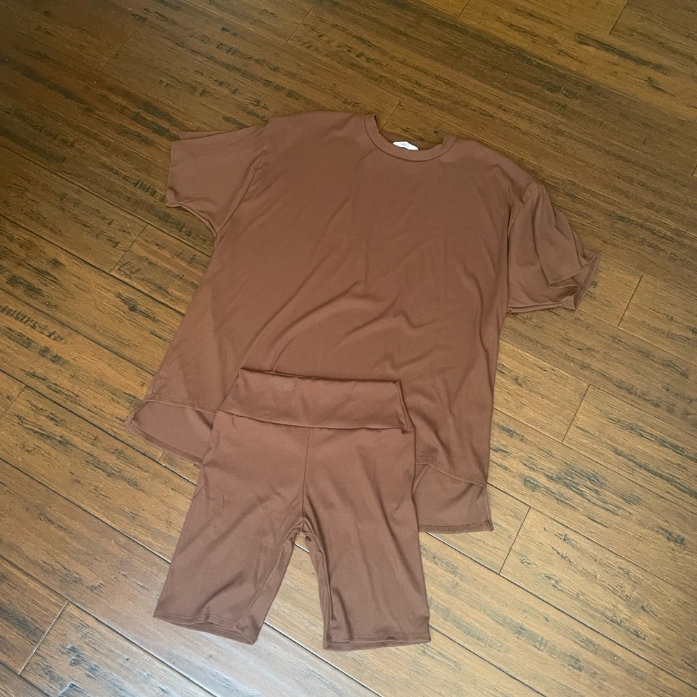 Talulah Ribbed Tee + Shorts Set | Chocolate, size Medium